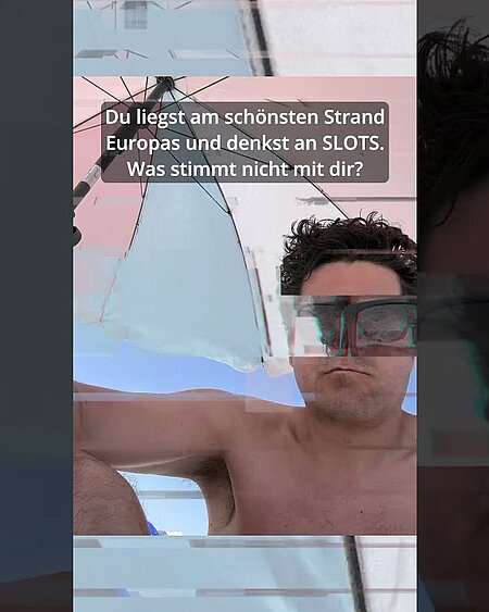 Am schönsten Strand - und du hast nur Slots im Kopf?!